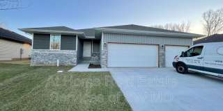 3912 W Linwood 3912 W Linwood Photo Gallery 1