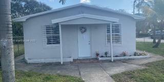 10 NW 28th Way 10 NW 28th Way Photo Gallery 1