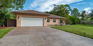11417 61st Street N 11417 61st Street N Photo Gallery 1