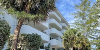 130 S Shore Dr 130 S Shore Dr Photo Gallery 1