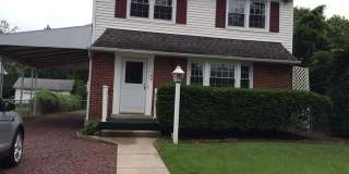 104 UNIVERSITY BOULEVARD 104 UNIVERSITY BOULEVARD Photo Gallery 1
