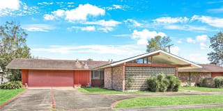 135 WILLOW Drive 135 WILLOW Drive Photo Gallery 1