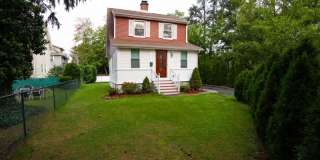 4 Oakcroft Ave 4 Oakcroft Ave Photo Gallery 1