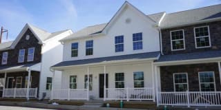 332 RAILROAD AVE #C 332 RAILROAD AVE #C Photo Gallery 1