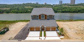 353 Manhattan Boulevard 353 Manhattan Boulevard Photo Gallery 1