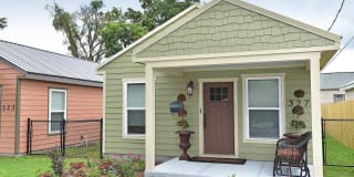 327 N Reus St 327 N Reus St Photo Gallery 1