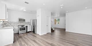 2445 SE 14th Ave 2445 SE 14th Ave Photo Gallery 1