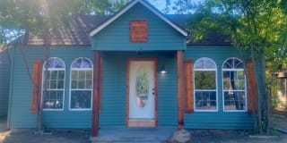 910 SW 4th Avenue 910 SW 4th Avenue Photo Gallery 1
