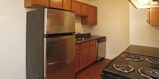 Granite Falls at Silver Lake Apartments Granite Falls at Silver Lake Apartments Photo Gallery 1