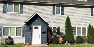 215 Castlewall Avenue 215 Castlewall Avenue Photo Gallery 1