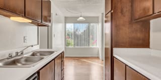 Park West Apartments Park West Apartments Photo Gallery 1