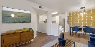 909 West 909 West Photo Gallery 1