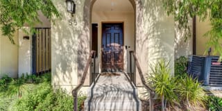 1561 W Walnut Street 1561 W Walnut Street Photo Gallery 1