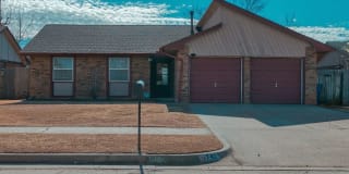 742 W Perry Dr 742 W Perry Dr Photo Gallery 1