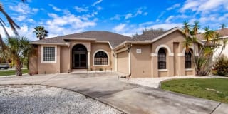 821 GREENVIEW DRIVE 821 GREENVIEW DRIVE Photo Gallery 1