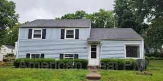 613 NE 45th St 613 NE 45th St Photo Gallery 1