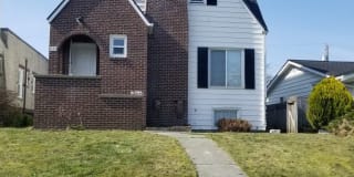 820 Hoyt Ave 820 Hoyt Ave Photo Gallery 1