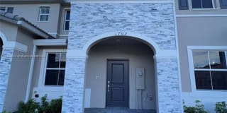 1702 SE 26 Terrace 1702 SE 26 Terrace Photo Gallery 1