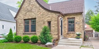 5840 North Shoreland Ave 5840 North Shoreland Ave Photo Gallery 1