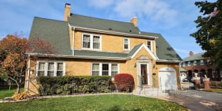 120 68th Pl 120 68th Pl Photo Gallery 1
