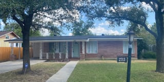 2713 W MISTLETOE AVE 2713 W MISTLETOE AVE Photo Gallery 1