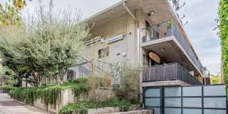 1148 N CLARK ST 1148 N CLARK ST Photo Gallery 1