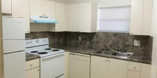 4235 N UNIVERSITY DR 4235 N UNIVERSITY DR Photo Gallery 1