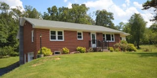 5069 Middle Road 5069 Middle Road Photo Gallery 1
