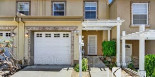 300 Locust Dr 300 Locust Dr Photo Gallery 1