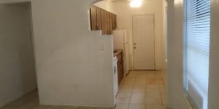 2021 SW 2nd St Apt. 3 2021 SW 2nd St Apt. 3 Photo Gallery 1