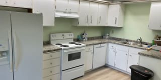 2330 SE Brookwood Ave. #221 2330 SE Brookwood Ave. #221 Photo Gallery 1