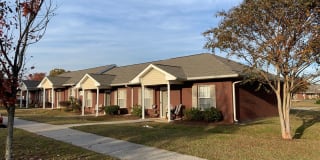 17960 Arrowhead Dr 17960 Arrowhead Dr Photo Gallery 1