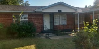 4304 NW Hoover Ave 4304 NW Hoover Ave Photo Gallery 1