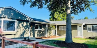 545 SE Walnut Street 545 SE Walnut Street Photo Gallery 1