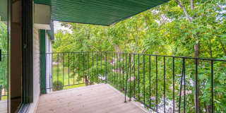 Oaks of Lakeville Oaks of Lakeville Photo Gallery 1