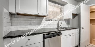 1020 W Oak Dr. 1020 W Oak Dr. Photo Gallery 1