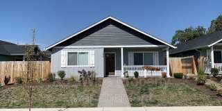 1006 SW L St 1006 SW L St Photo Gallery 1