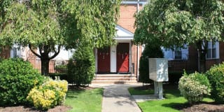 Briarwood Commons Briarwood Commons Photo Gallery 1