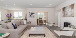 313 S Reeves Dr 313 S Reeves Dr Photo Gallery 1