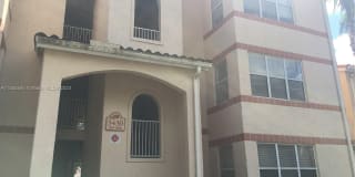 3430 N Pinewalk Dr N 3430 N Pinewalk Dr N Photo Gallery 1