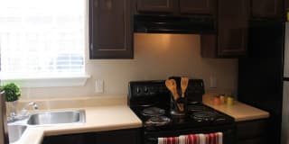 Reserve at Windmill Lakes Apartments Reserve at Windmill Lakes Apartments Photo Gallery 1