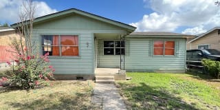 915 SAMS DR 915 SAMS DR Photo Gallery 1