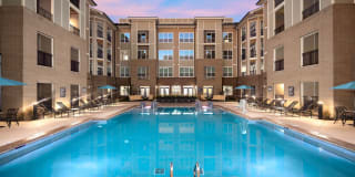 Abberly Solaire Abberly Solaire Photo Gallery 1
