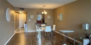 3150 W Rolling Hills Cir 3150 W Rolling Hills Cir Photo Gallery 1