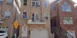135 OXFORD AVE 135 OXFORD AVE Photo Gallery 1