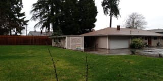 4624 Grandview Dr W 4624 Grandview Dr W Photo Gallery 1