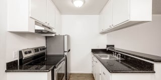 Creekside Park Apartments Creekside Park Apartments Photo Gallery 1