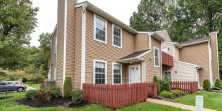 37 WOODBINE COURT 37 WOODBINE COURT Photo Gallery 1
