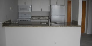 7601 E TREASURE DR 7601 E TREASURE DR Photo Gallery 1