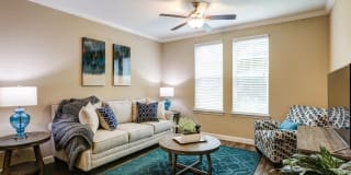 18301 Highwoods Preserve Pkwy 18301 Highwoods Preserve Pkwy Photo Gallery 1